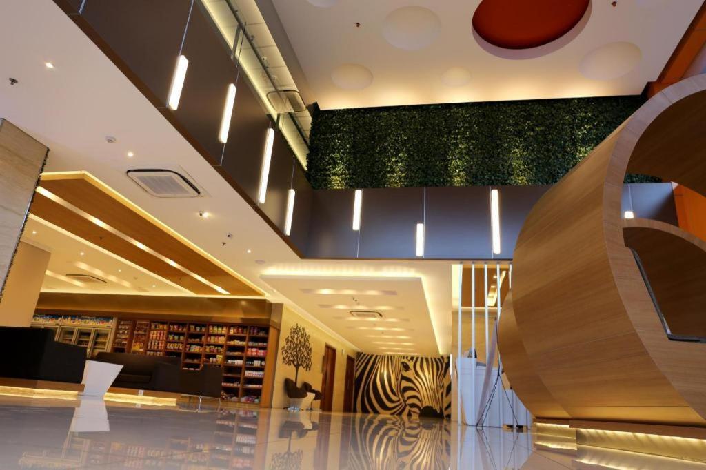 Grand Citihub Hotel @Kajoetangan Malang Ngoại thất bức ảnh