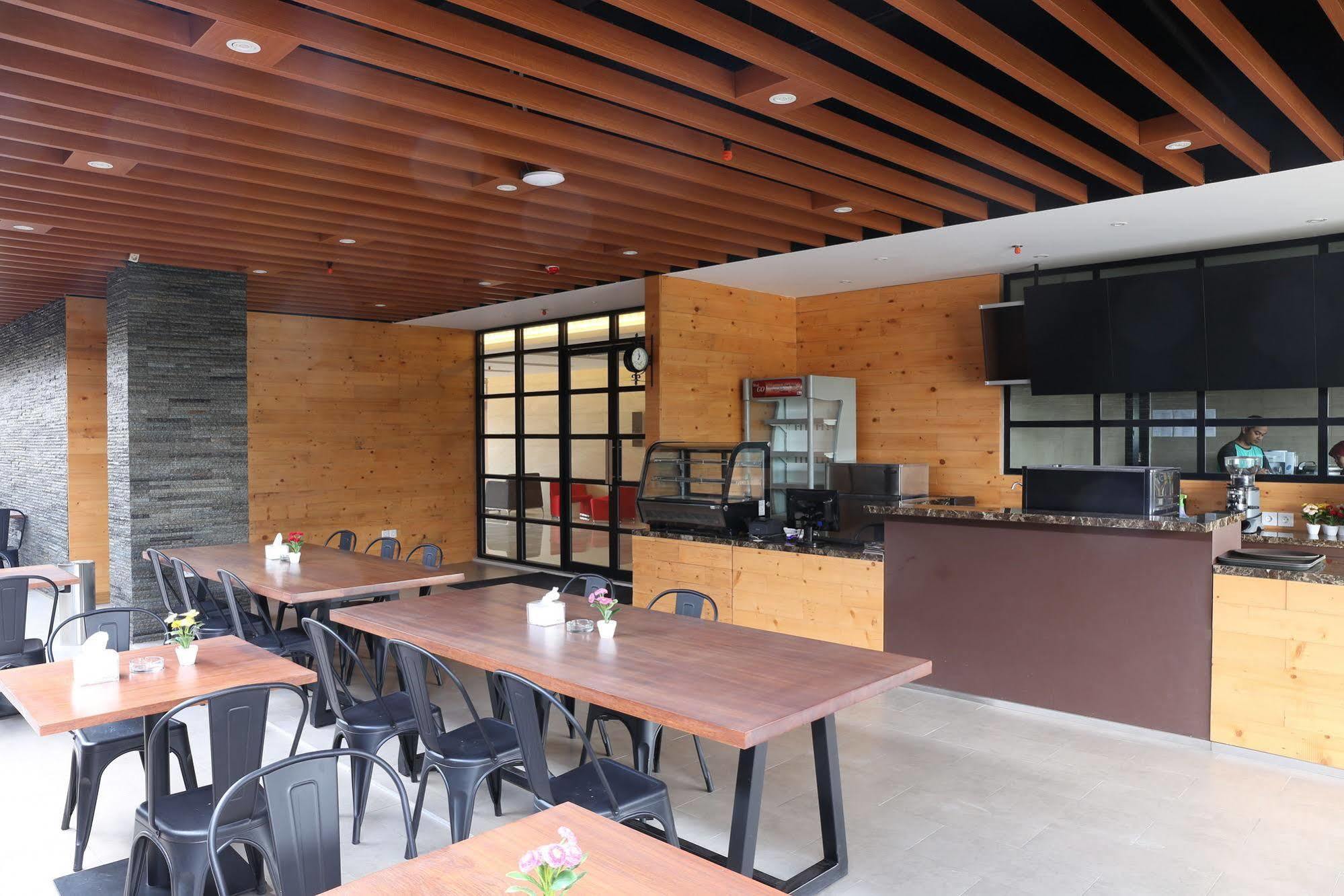 Grand Citihub Hotel @Kajoetangan Malang Ngoại thất bức ảnh
